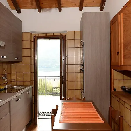Annita Holiday Dervio